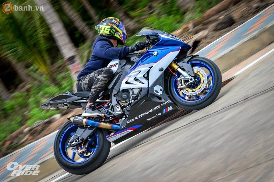 Bmw s1000rr đầy mê hoặc trong bản độ sharks of brackish