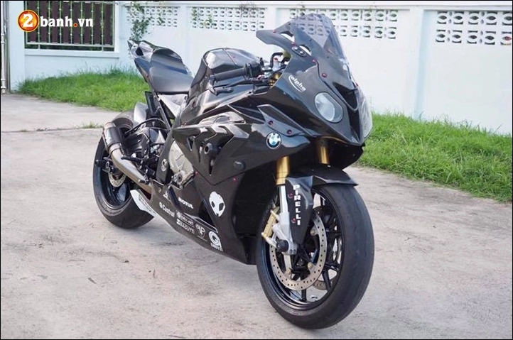 Bmw s1000rr độ cá mập trầm tính khoác áo full carbon