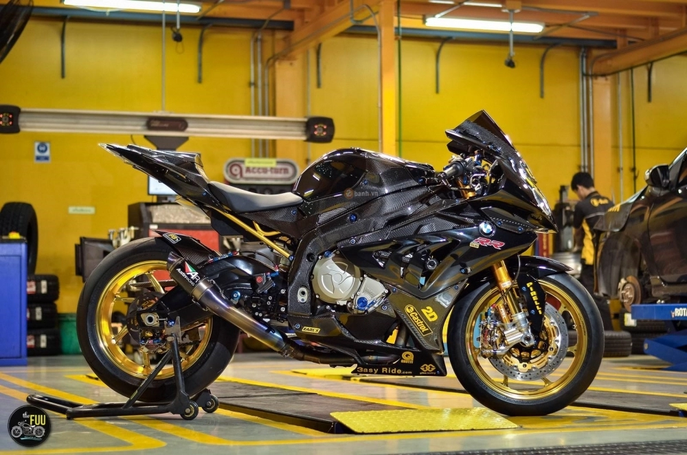 Bmw s1000rr độ khủng với gói độ vài trăm triệu đồng