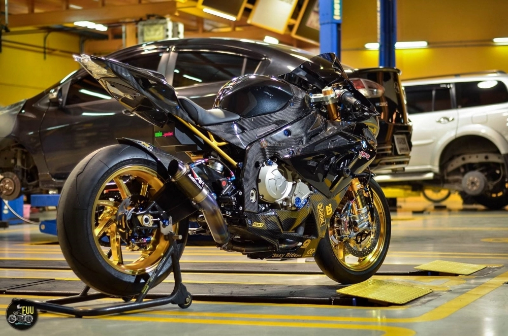 Bmw s1000rr độ khủng với gói độ vài trăm triệu đồng