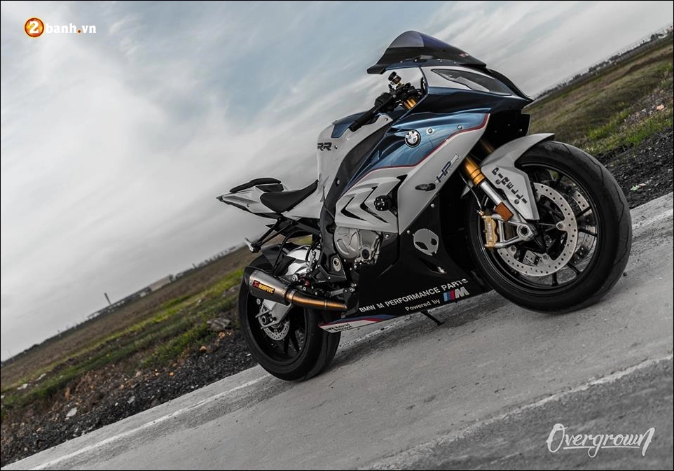 Bmw s1000rr độ- superbike uyển chuyển trong chiều hoàng hôn sắp tắt