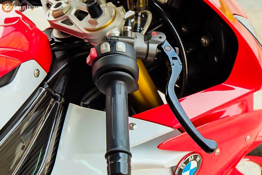 Bmw s1000rr siêu hấp dẫn trong bản độ hàng hiệu