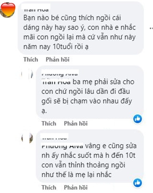 Con gái cường đôla đi học mẫu giáo ngoan nhưng nhìn 1 bức ảnh bé ngồi hội mẹ bỉm lo lắng dặn dò