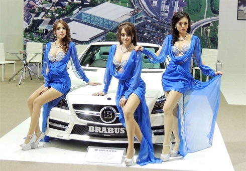  dàn người mẫu gợi cảm của hãng độ brabus 