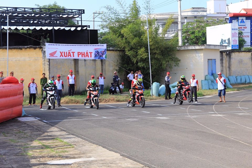 Dàn xe đua honda hâm nóng tuy hòa - phú yên