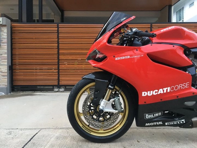 Ducati panigale 899 vẻ đẹp hào nhoáng với dàn chân oz racing