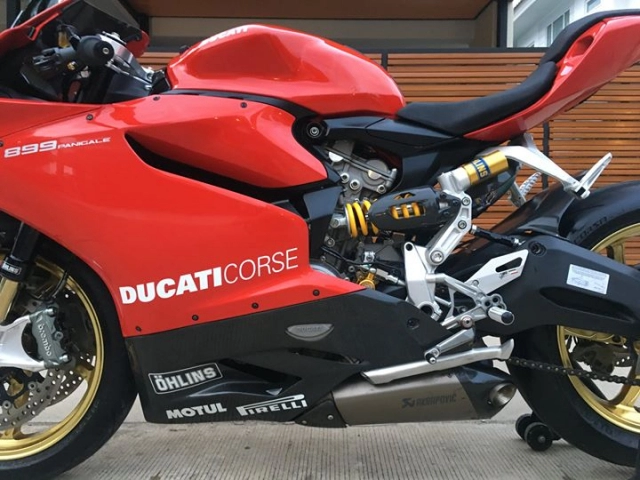 Ducati panigale 899 vẻ đẹp hào nhoáng với dàn chân oz racing