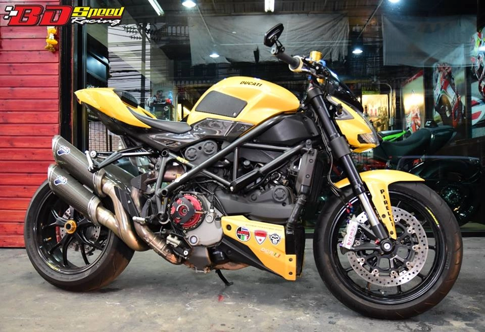 Ducati streetfighter gã khổng lồ mang tên ong bắp cày