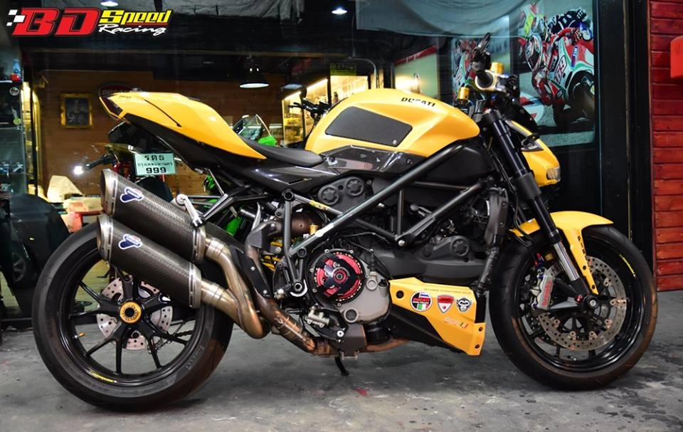 Ducati streetfighter gã khổng lồ mang tên ong bắp cày