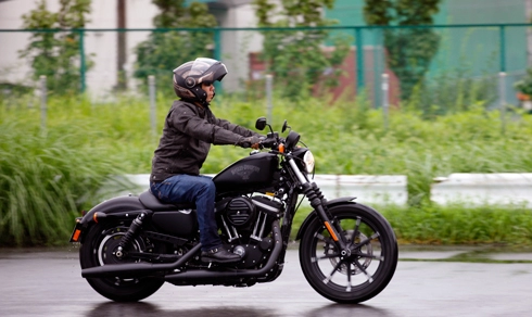  harley-davidson iron 883 - môtô cho người trẻ việt nam 