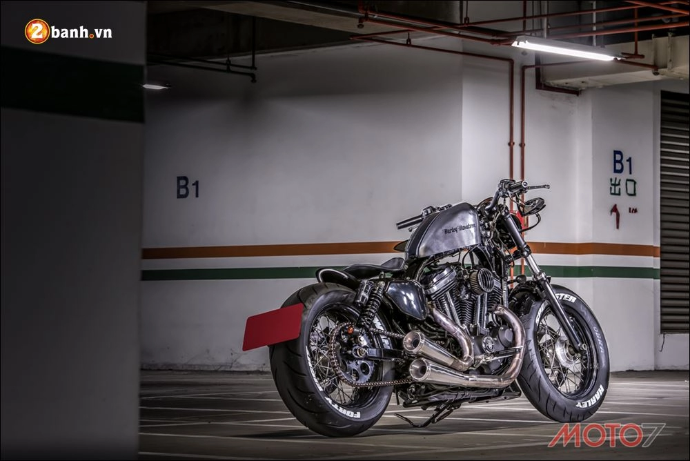 Harley-davidson xl1200x chiến binh dark nighster trong bản độ không giới hạn