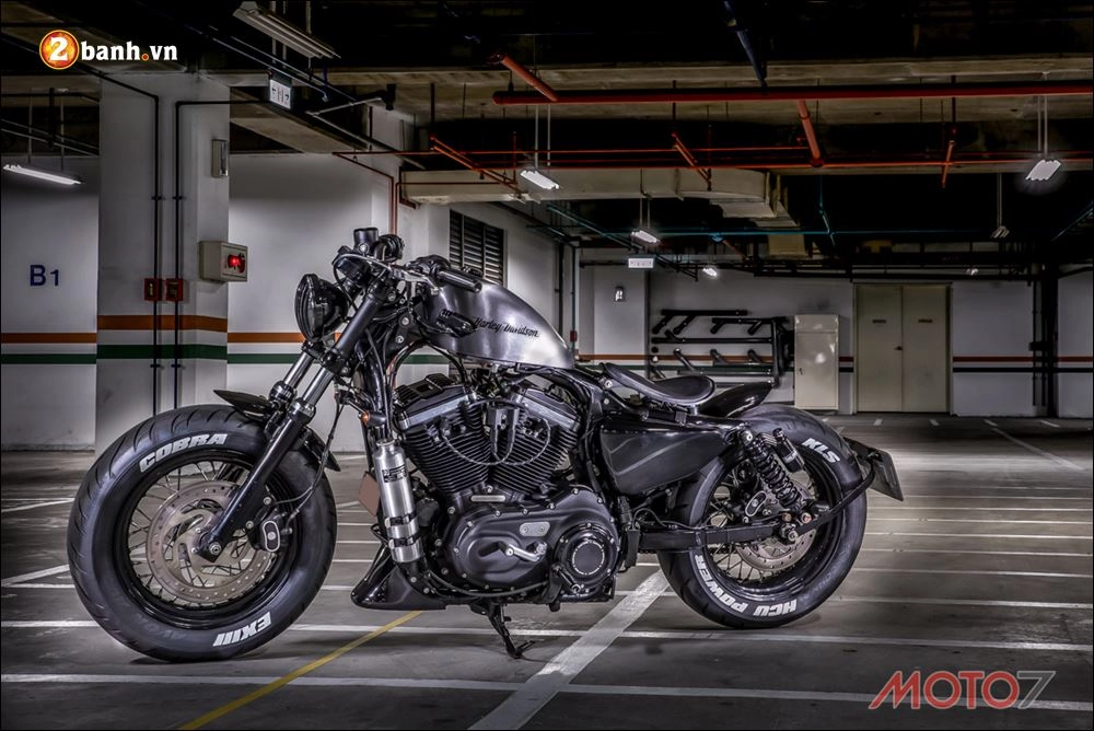 Harley-davidson xl1200x chiến binh dark nighster trong bản độ không giới hạn