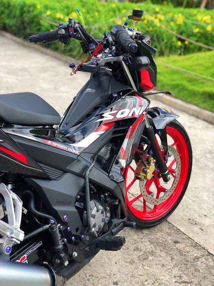 Honda sonic 150r phá cách với hàng lọat đồ chơi có giá trị