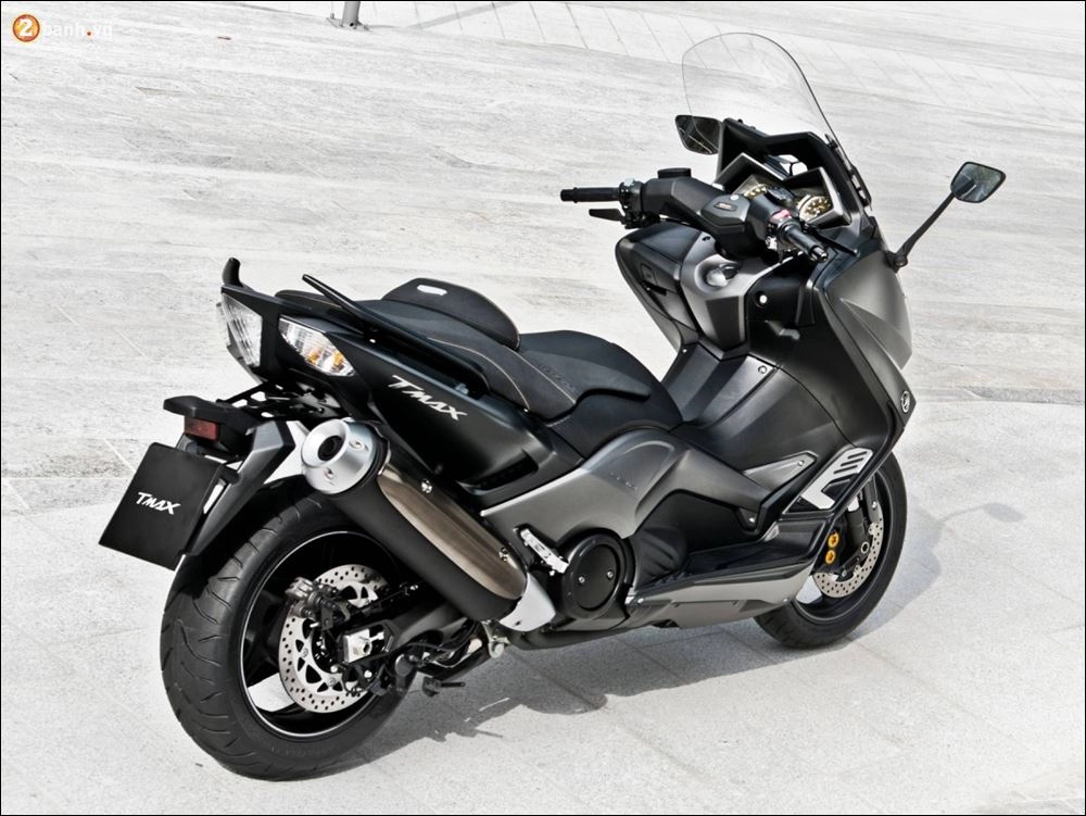 Honda x-dav vs yamaha tmax - bên 8 lạng người nửa cân