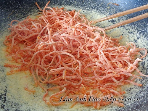 Mứt cà rốt sợi ngọt thơm ngày tết