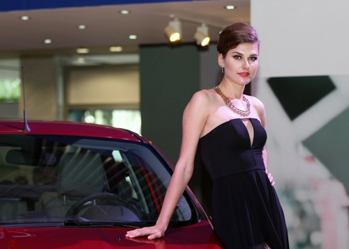  người mẫu ngoại việt nam motor show 2013 