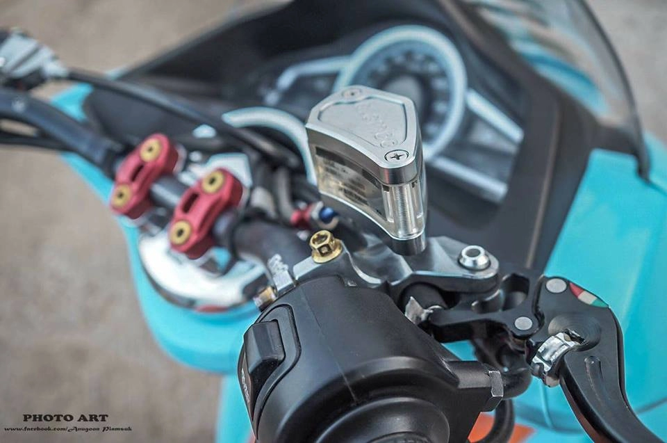 Pcx 150 độ nhẹ đầy đẳng cấp khoe dáng hiên ngang của biker nước bạn