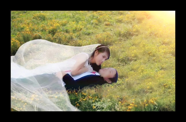 Trải bạt chụp ảnh cưới đôi vợ chồng được dân mạng cứu nguy bằng photoshop