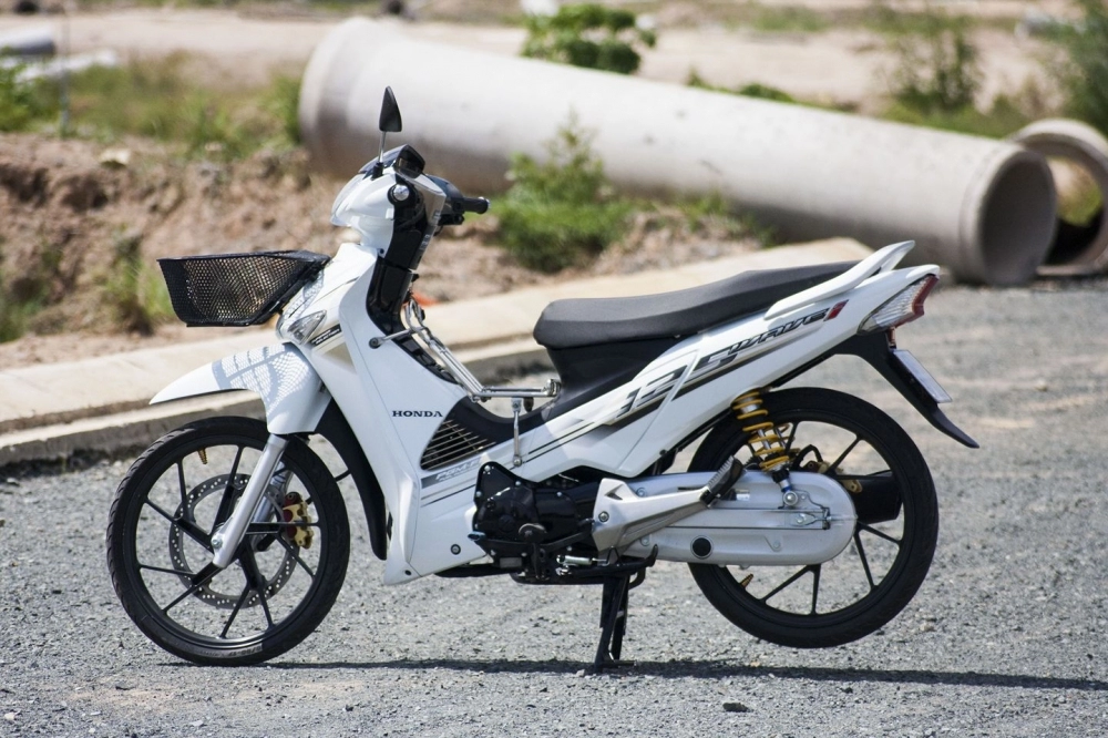 Wave 125i trắng tinh khôi đầy cá tính trong thân xác future