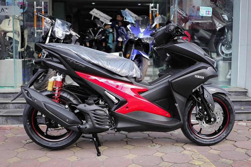 Yamaha nvx 155 phiên bản mới thay giảm sóc phối màu mới