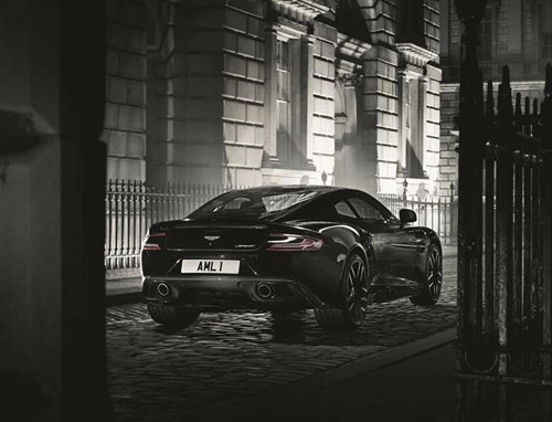 Aston martin vanquish carbon black đẹp mê mẩn