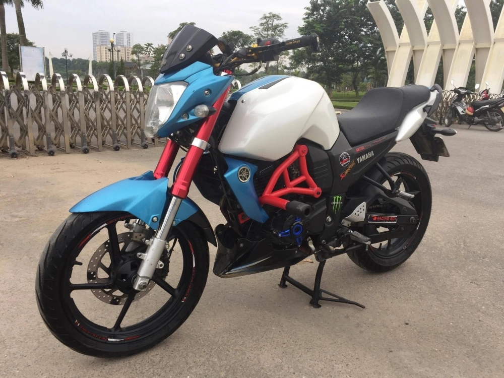 Bán fz-s 2016 xanh trắng biển hà nội rất mới