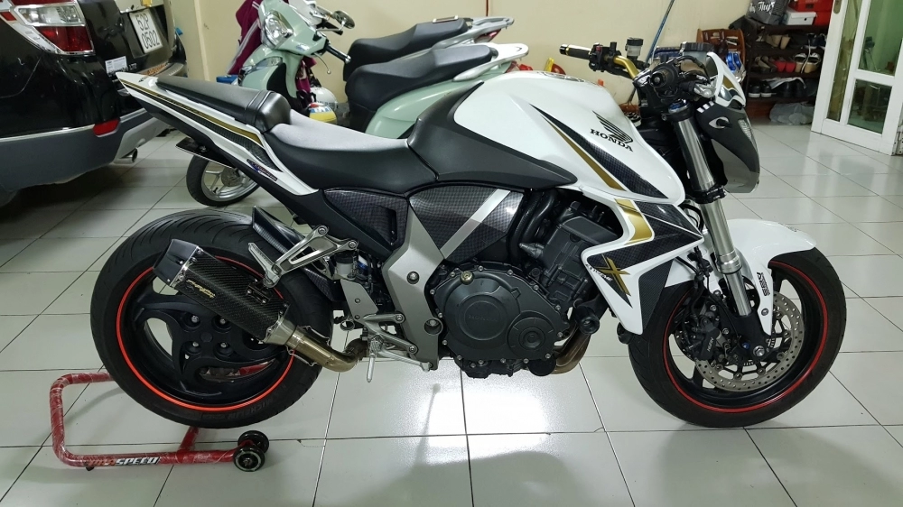 Bán honda cb1000r 2010 hqcn-abs-hiss-odo 16k- long lanh