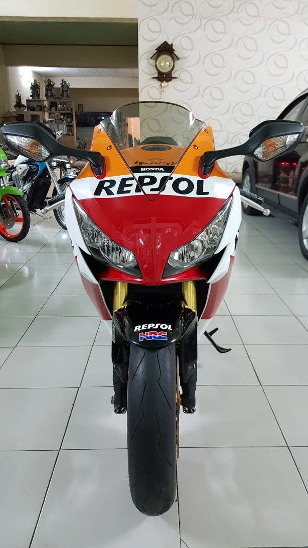 Bán honda cbr1000rr repsol 72015-abs-hiss-saigon biển đẹp 9 nút-odo 8k