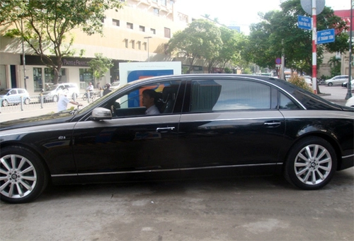  báo nước ngoài đăng ảnh maybach 62s ở sài gòn 