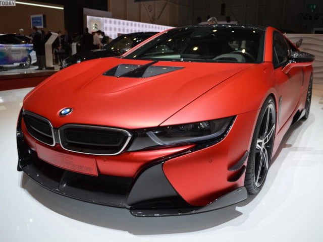 Bmw i8 lạ mắt trong bộ cánh đỏ đầy chất chơi