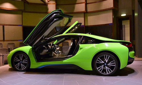  bmw i8 màu lạ tại trung đông 