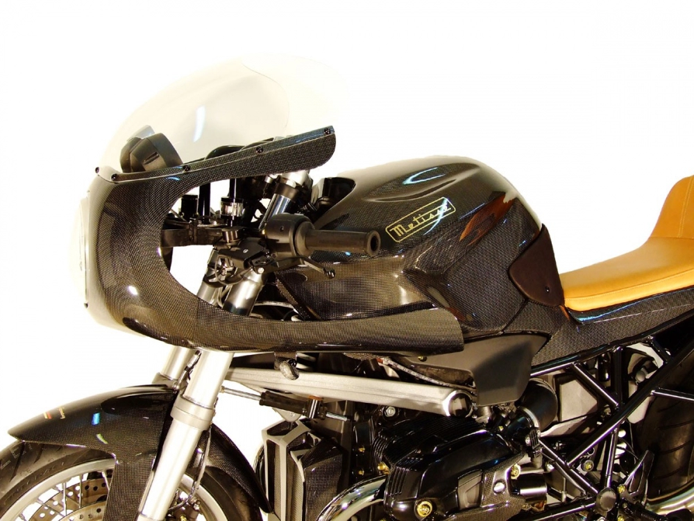 Bmw r1200r màn lột xác ngoạn mục với thân hình cafe racer hoàn toàn từ sợi carbon
