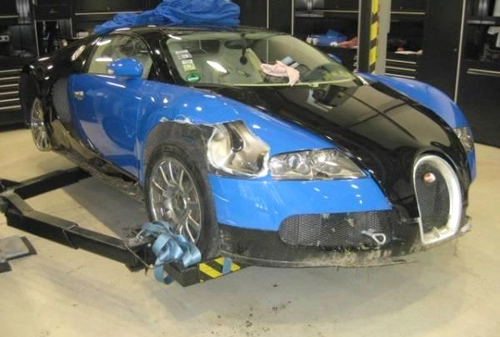  bỏ 250000 usd để mua siêu xe bugatti veyron bị tai nạn 