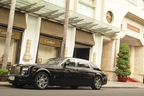  bộ đôi rolls-royce phantom trên phố sài gòn 