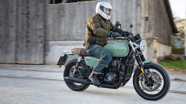 Brixton motorcycles ra mắt cromwell 1200 x scrambler