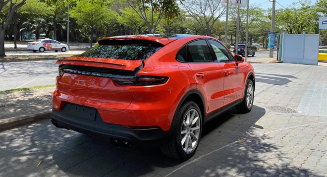 Cận cảnh porsche cayenne coupe 2020 tại đại lý việt nam giá hơn 5 tỷ đồng