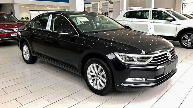 Canh tranh toyota camry mâu xe volkswagen passat giam gia gân 200 triêu đông