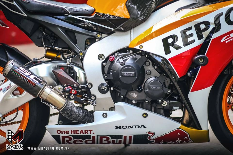 Cbr1000rr cực chất trong bản độ đội đua honda