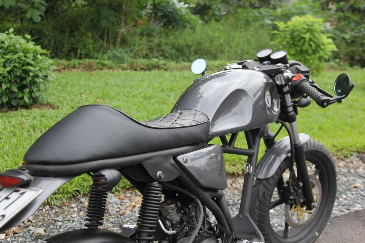 Chiếc cafe racer đầu tiên độ lên từ yamaha nouvo