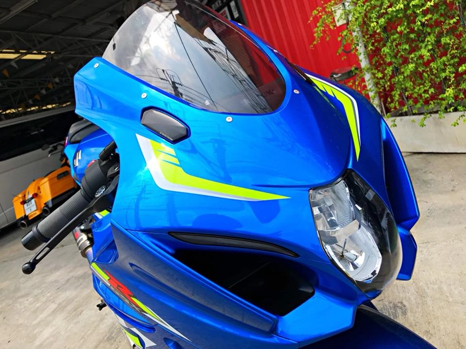 Chiêm ngưỡng dung nhan bóng bẩy từ superbike suzuki gsx-r1000
