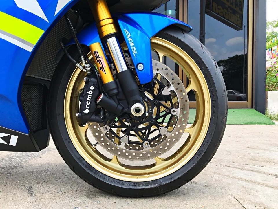 Chiêm ngưỡng dung nhan bóng bẩy từ superbike suzuki gsx-r1000