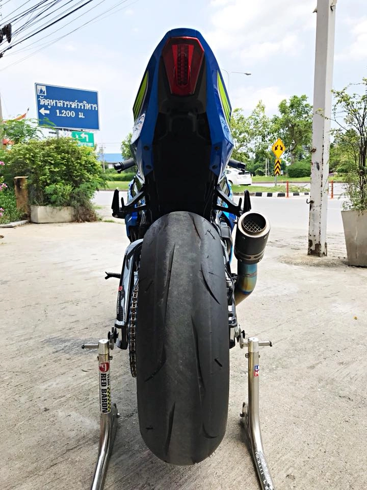 Chiêm ngưỡng dung nhan bóng bẩy từ superbike suzuki gsx-r1000