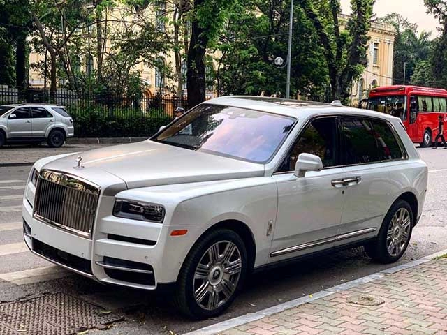 Chiêm ngưỡng rolls-royce cullinan coachline qua bàn tay hãng độ mansory