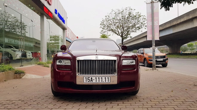 Cơ hội sỡ hữu roll-royce ghost biển ngũ quý giá hơn 11 tỷ đồng