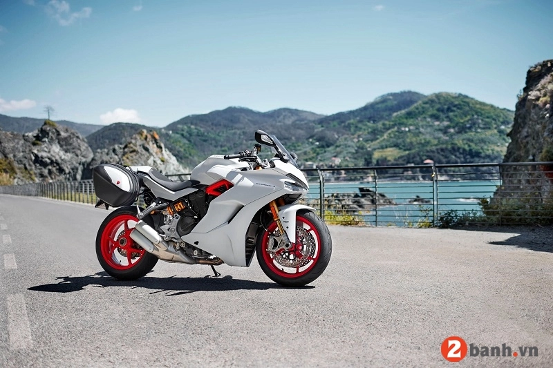 Đập thùng ducati supersport s màu trắng đầu tiên tại việt nam