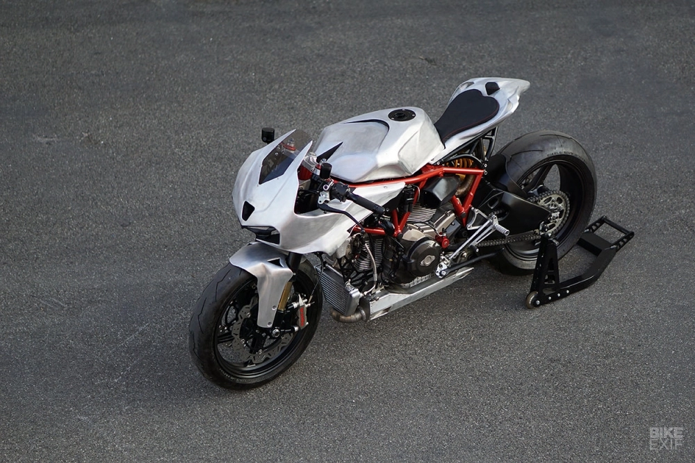 Ducati cafe fighter mang thiết kế máy bay chiến đấu của simone conti