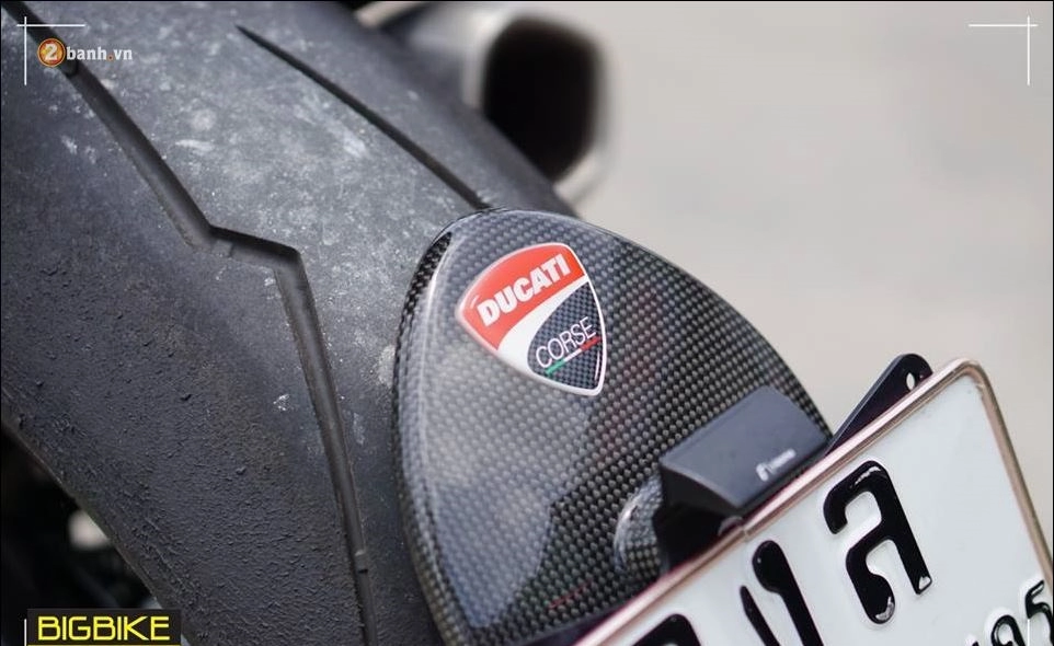 Ducati monster 1100 evo bản nâng cấp từ thành viên gia đình quái vật