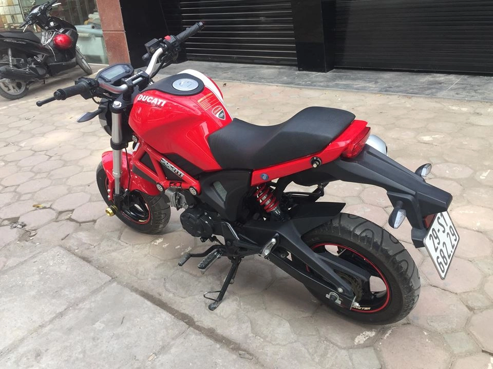 Ducati monter mini màu đỏ 2017 mới chạy được 2000km