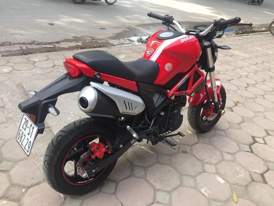 Ducati monter mini màu đỏ 2017 mới chạy được 2000km