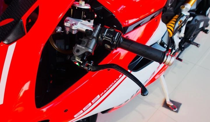 Ducati panigale 899 bản độ chuẩn mực theo hình tượng 1299 superleggera